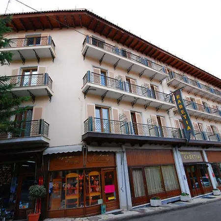 Hotel Elvetia Karpenísion