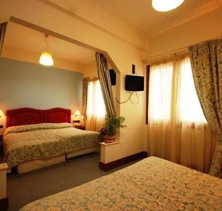 Elvetia 3* Karpenísion