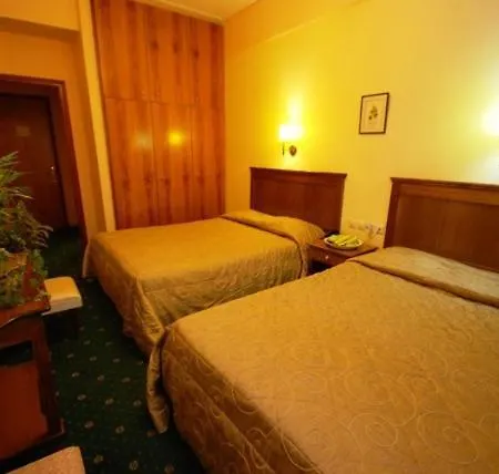 Elvetia 3* Karpenísion